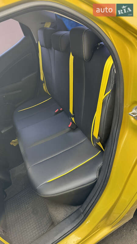 Хетчбек Mazda 2 2008 в Мукачевому