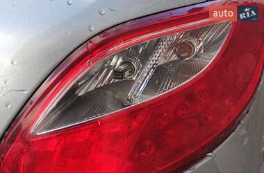 Хэтчбек Mazda 2 2009 в 