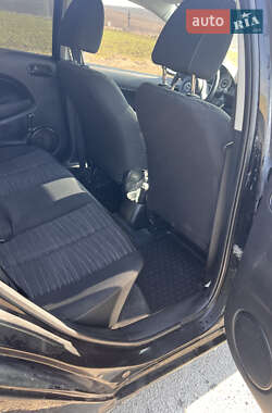 Хэтчбек Mazda 2 2007 в 