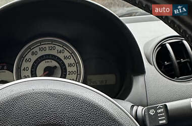 Хэтчбек Mazda 2 2007 в 