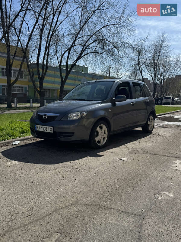 Mazda 2 2004