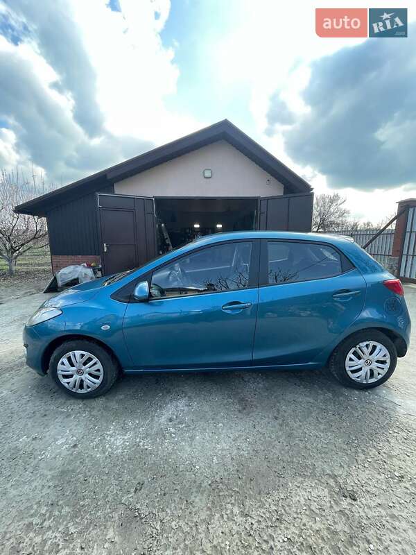 Хэтчбек Mazda 2 2012 в Запорожье