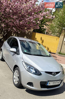 Хэтчбек Mazda 2 2009 в 