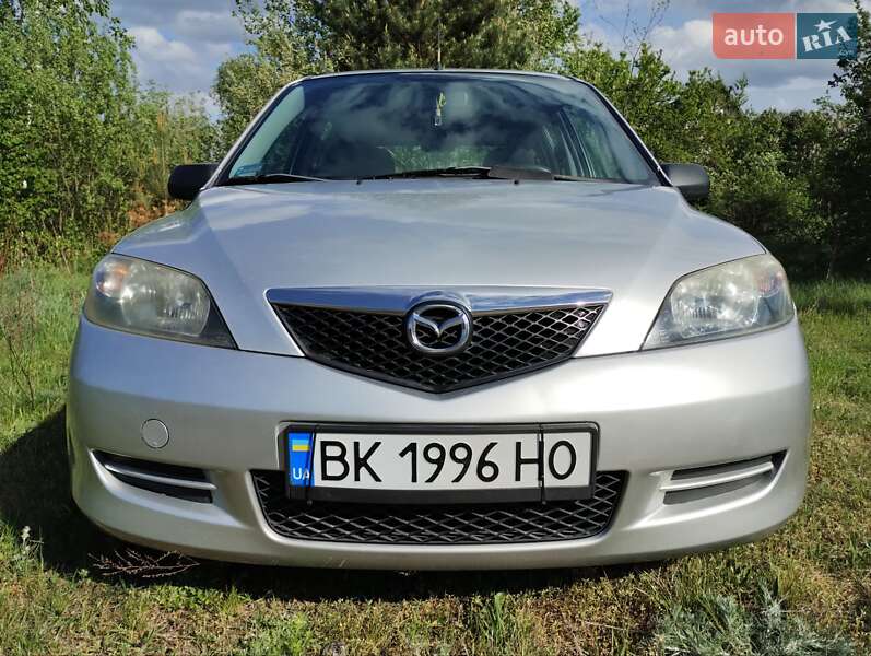 Mazda 2 2004