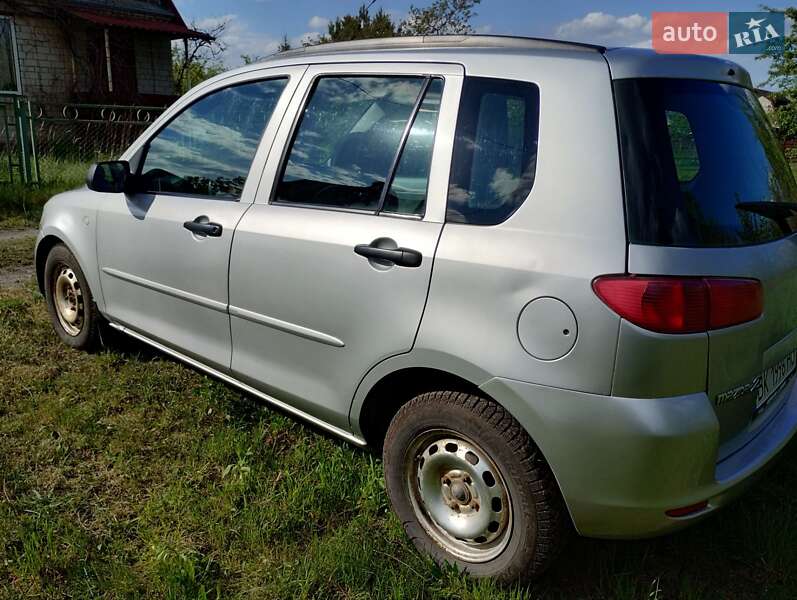 Хэтчбек Mazda 2 2004 в Ровно