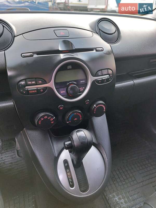 Хетчбек Mazda 2 2009 в Києві