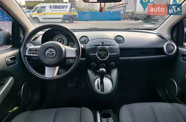 Хэтчбек Mazda 2 2009 в 