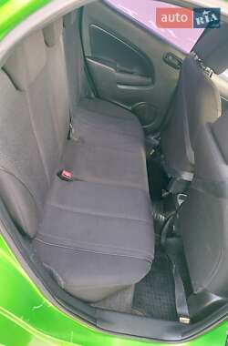 Хэтчбек Mazda 2 2009 в 