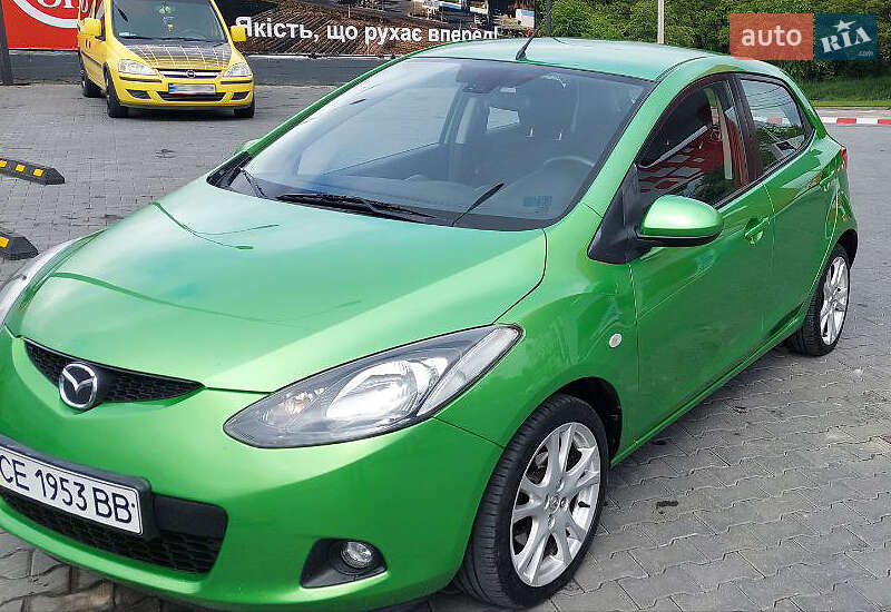 Хетчбек Mazda 2 2008 в Чернівцях