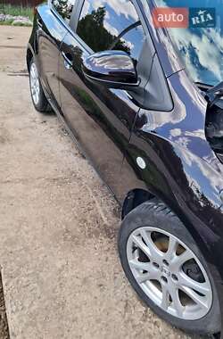 Хэтчбек Mazda 2 2009 в 