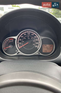 Хэтчбек Mazda 2 2011 в 
