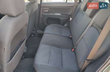 Хэтчбек Mazda 2 2006 в 