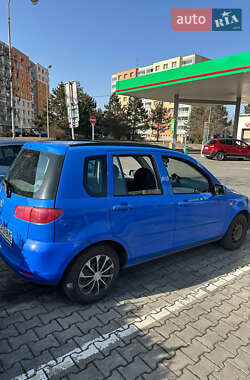 Хэтчбек Mazda 2 2004 в 