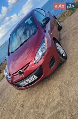 Седан Mazda 2 2014 в 