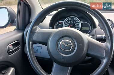 Седан Mazda 2 2014 в 