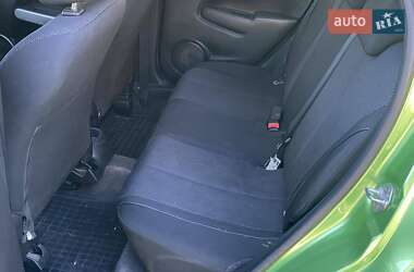 Хэтчбек Mazda 2 2008 в 