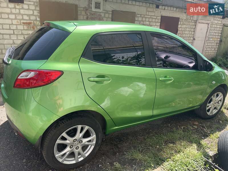 Хетчбек Mazda 2 2009 в Кропивницькому
