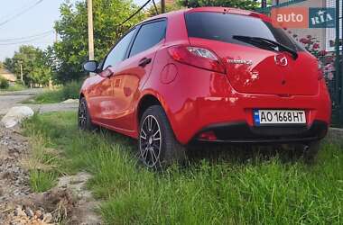 Хэтчбек Mazda 2 2010 в 