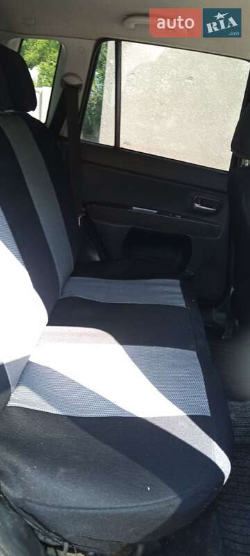 Хетчбек Mazda 2 2006 в Тарутиному
