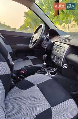 Хетчбек Mazda 2 2006 в Тарутиному