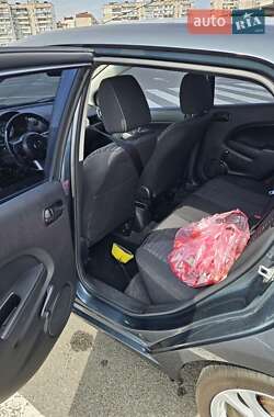 Хэтчбек Mazda 2 2008 в 