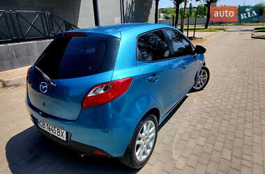 Хэтчбек Mazda 2 2011 в 