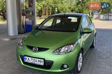Хэтчбек Mazda 2 2008 в 
