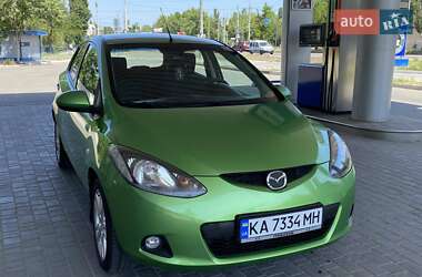 Хэтчбек Mazda 2 2008 в 