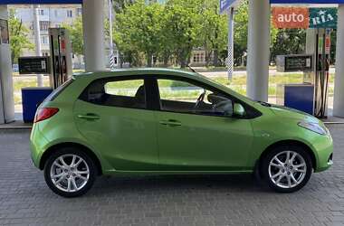 Хэтчбек Mazda 2 2008 в 