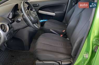 Хэтчбек Mazda 2 2008 в 