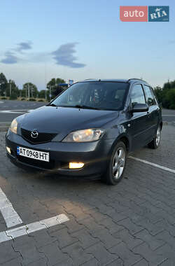 Хэтчбек Mazda 2 2004 в 