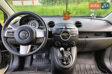 Хэтчбек Mazda 2 2008 в 