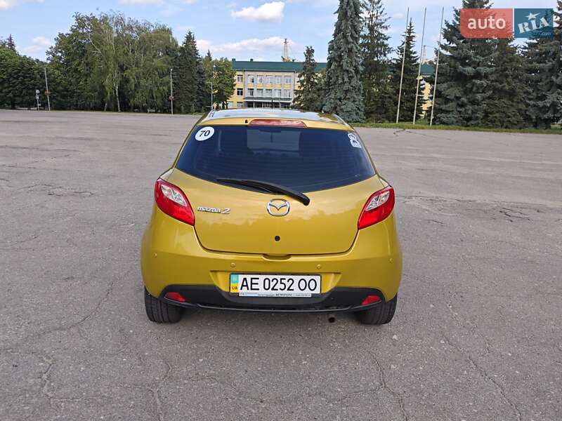 Хэтчбек Mazda 2 2008 в Лозовой