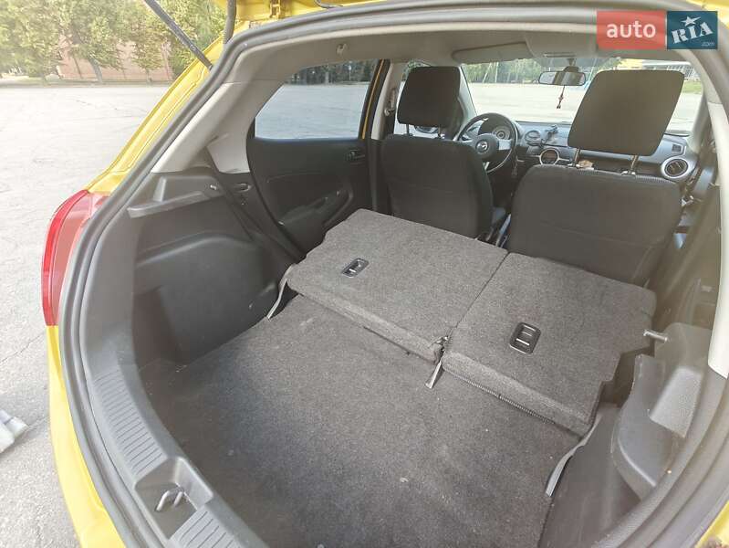 Хэтчбек Mazda 2 2008 в Лозовой