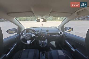 Хэтчбек Mazda 2 2008 в Лозовой