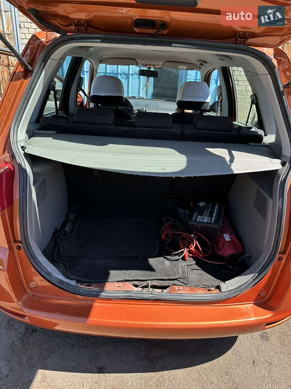 Хэтчбек Mazda 2 2003 в Ровно