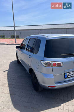 Хэтчбек Mazda 2 2007 в 