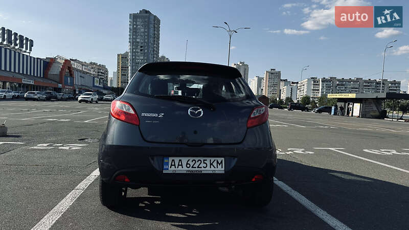 Хэтчбек Mazda 2 2008 в Киеве
