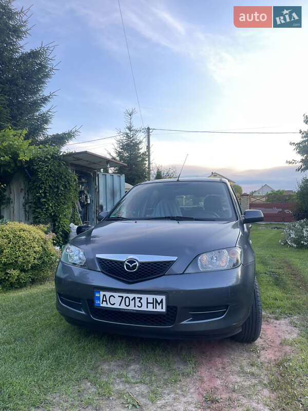 Mazda 2 2005
