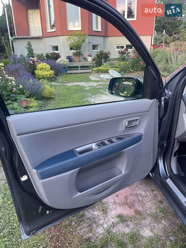 Хэтчбек Mazda 2 2005 в Луцке фото 13 Хэтчбек Mazda 2 2005 в Луцке