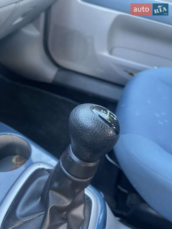 Хэтчбек Mazda 2 2005 в Луцке фото 18 Хэтчбек Mazda 2 2005 в Луцке