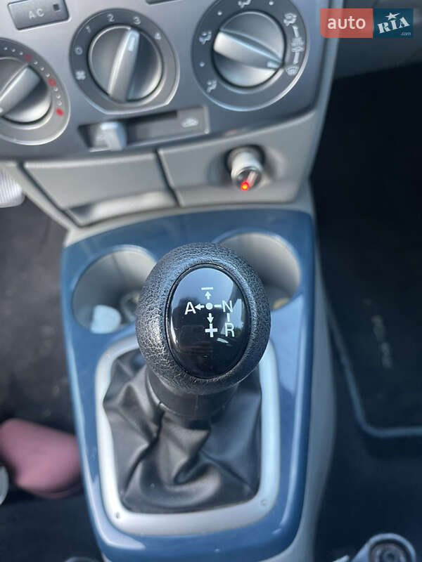 Хэтчбек Mazda 2 2005 в Луцке фото 19 Хэтчбек Mazda 2 2005 в Луцке