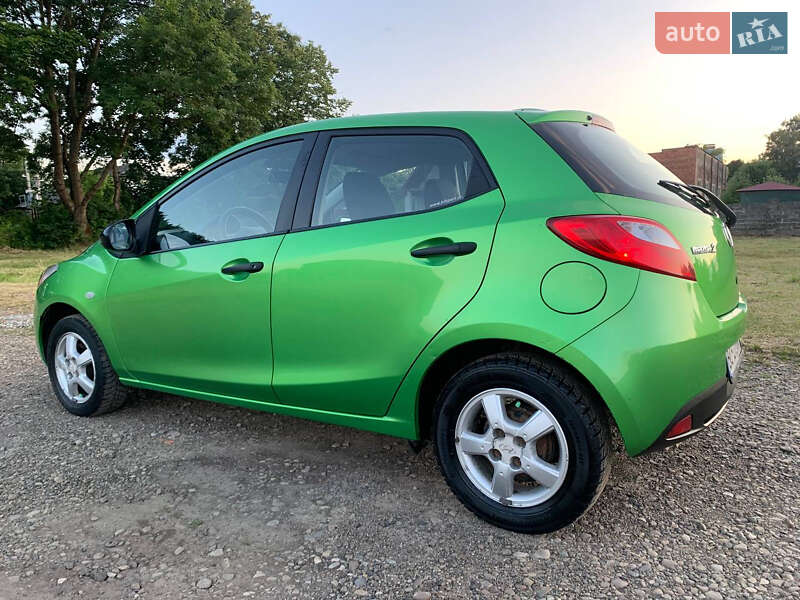 Хэтчбек Mazda 2 2010 в Ходорове