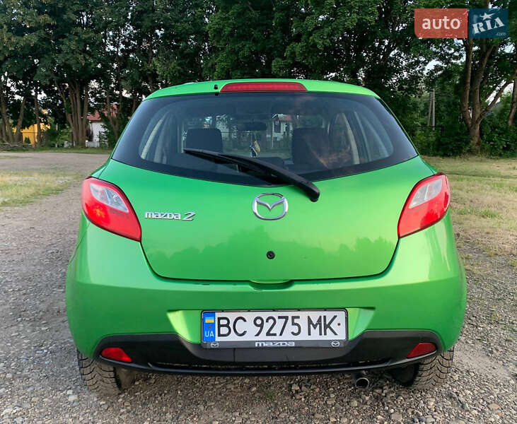Хэтчбек Mazda 2 2010 в Ходорове