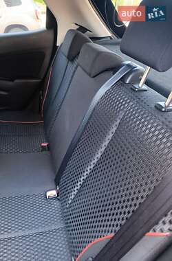 Хэтчбек Mazda 2 2011 в 