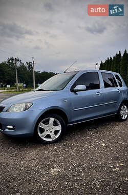 Хэтчбек Mazda 2 2005 в 