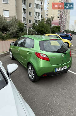 Хетчбек Mazda 2 2009 в 
