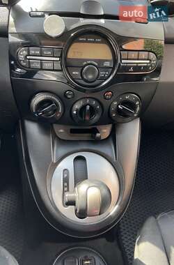 Хетчбек Mazda 2 2013 в Одесі