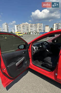 Хэтчбек Mazda 2 2008 в 