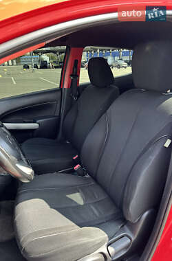 Хэтчбек Mazda 2 2008 в 